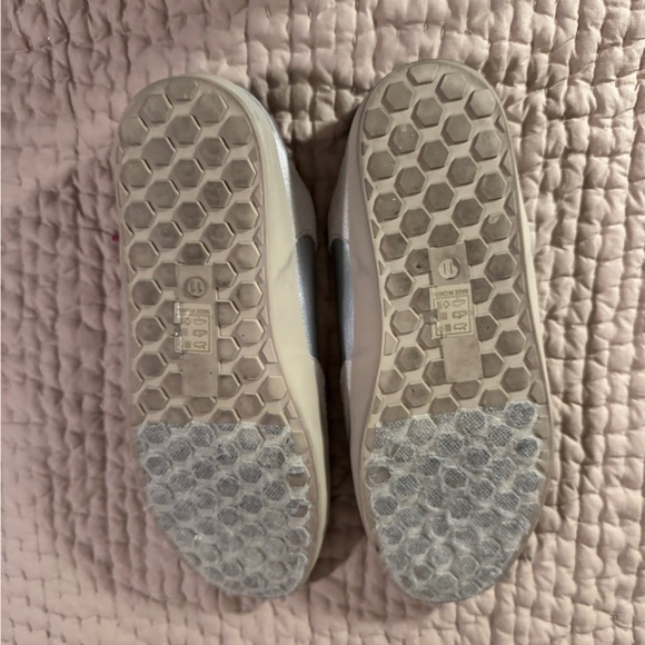 Philippa ShuShop Star Distressed Pre-Scuffed Slip-on Silhouette Sneakers - Picture 7 of 8